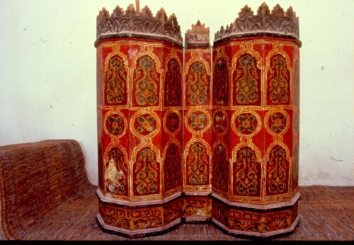 Coffre de Torah en bois marqueté avec couleurs